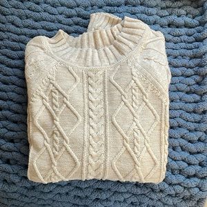 GAP sweater Size small